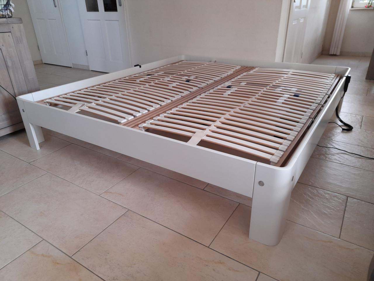 Auping bed met elektrisch verstelbare bodem (180 x 200) in goede staat