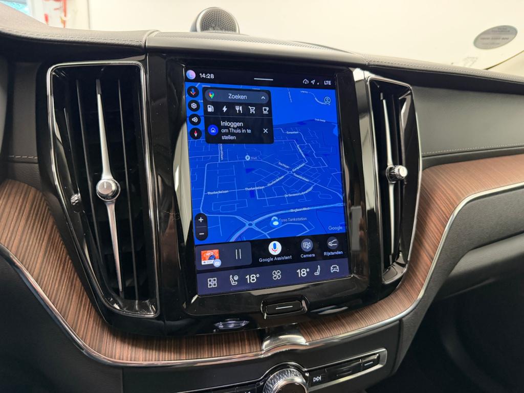 Volvo XC60 2.0 t8 plug-in hybrid awd ultimate dark | bowers&wilkins | lucht