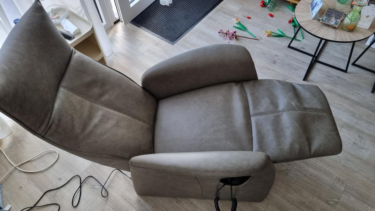 Relaxfauteuil / sta op stoel