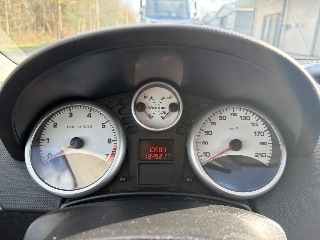 Peugeot 207 1.4-16V Color-line AIRCO NAP LOGISCH 134DKM