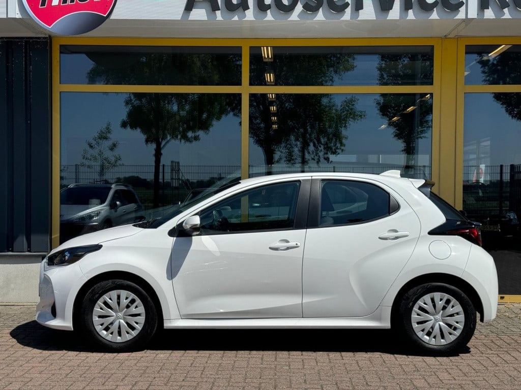 Toyota Yaris 1.5 hyb. active