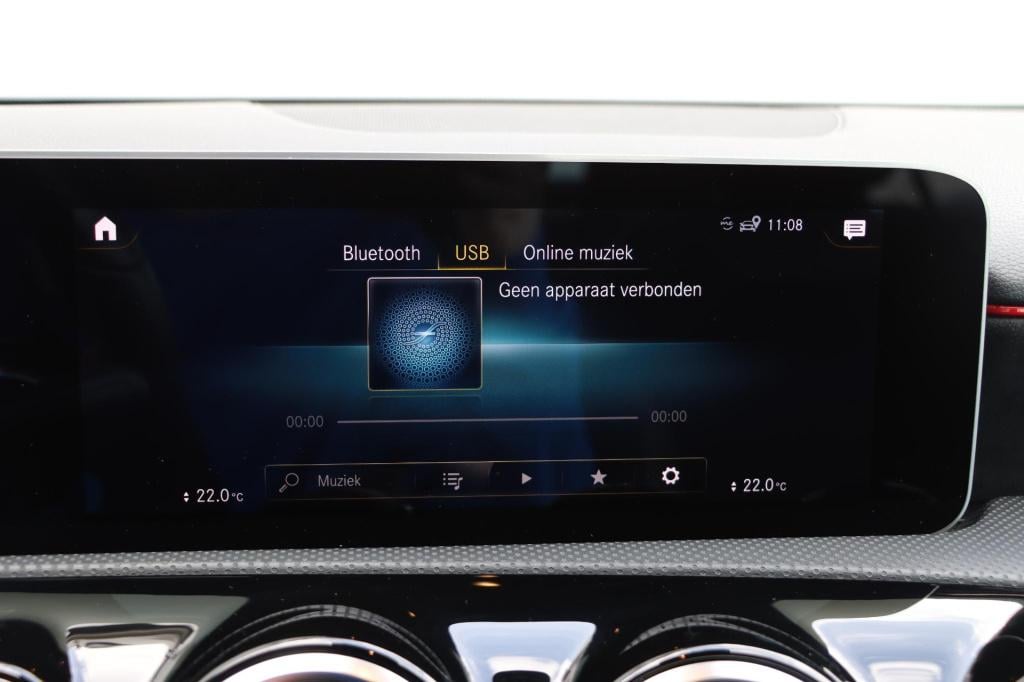 Mercedes-Benz A-Klasse 180 business solution amg 136pk automaat