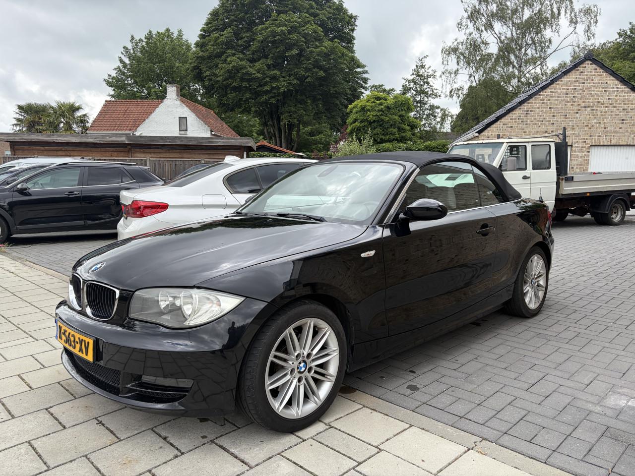 BMW 1-serie Cabrio 118i Airco PDC 2008 Boekjes
