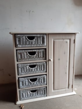 Luik Grenen houten kastje 74-35-75