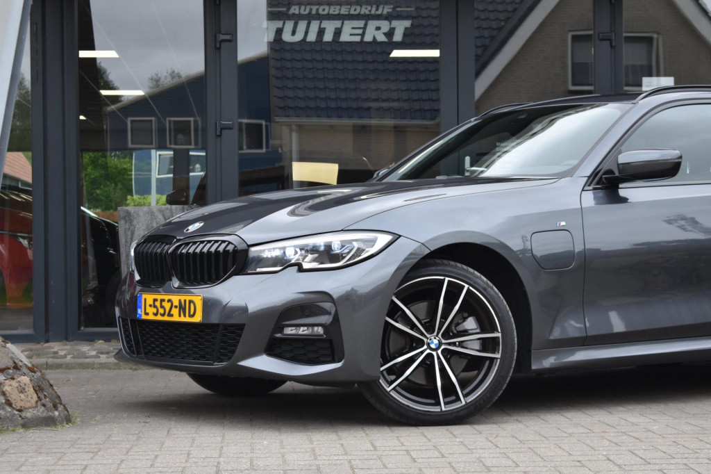 BMW 3-serie touring 320e m-sport | shadow-line | el. wegkl. trekhaak | head