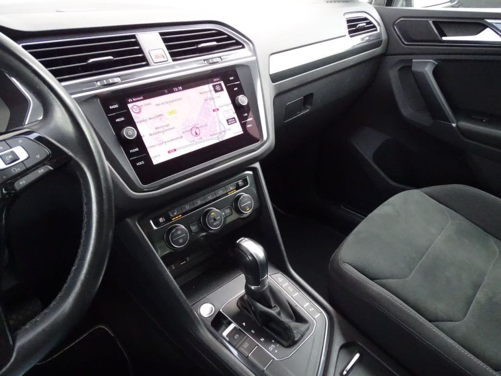 Volkswagen Tiguan 1.4 tsi act highline business r