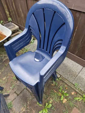 Tuintafel en stoelen