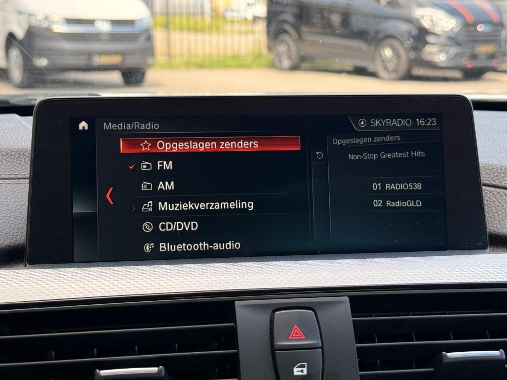 BMW 3-serie 318i m sport edition | cruise | leder | stoelverwarming | led |