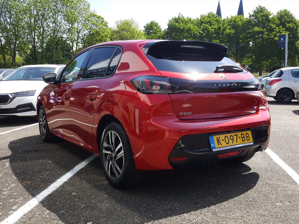 Peugeot 208 allure 1.2 puretech 100pk | 3d-navigatietomtom&bluetooth&dab+ |