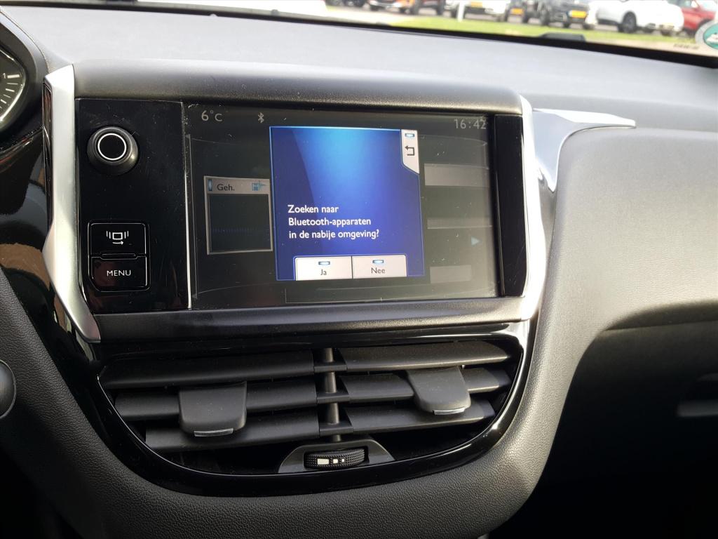 Peugeot 208 envy 1.2 vti 82pk 5d navigatie | cruise & climate control | par