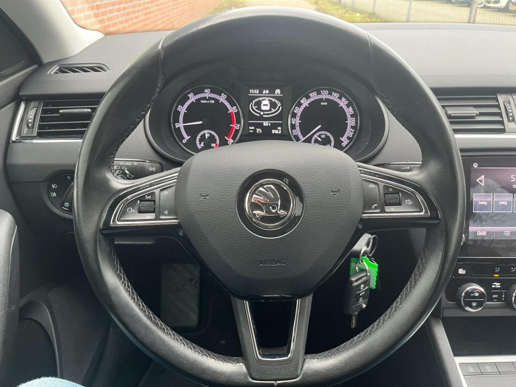 Skoda Octavia combi 1.0 tsi greentech ambition business | carplay | trekhaa