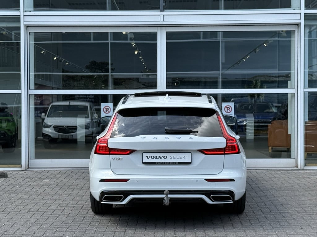 Volvo V60 t6 340pk recharge r-design| panodak| adap.cruise| 360 camera