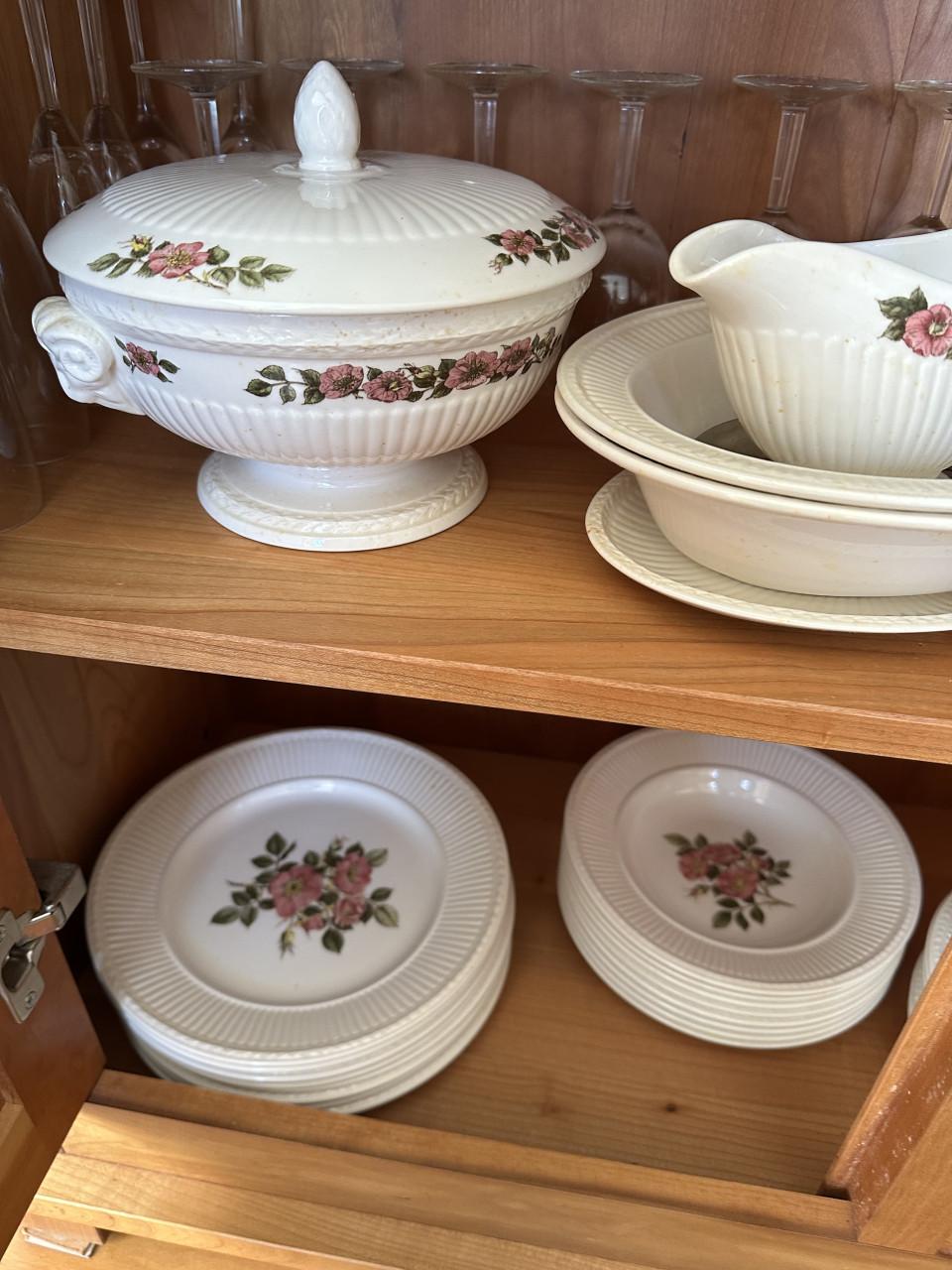 Te koop wedgwood servies