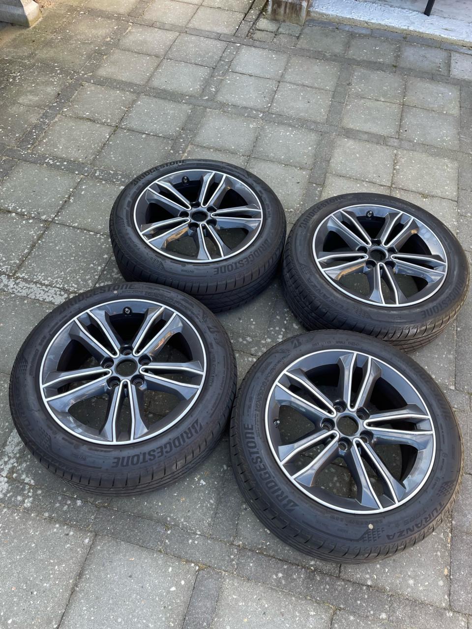 Zomerbanden 17 inch Bridgestone