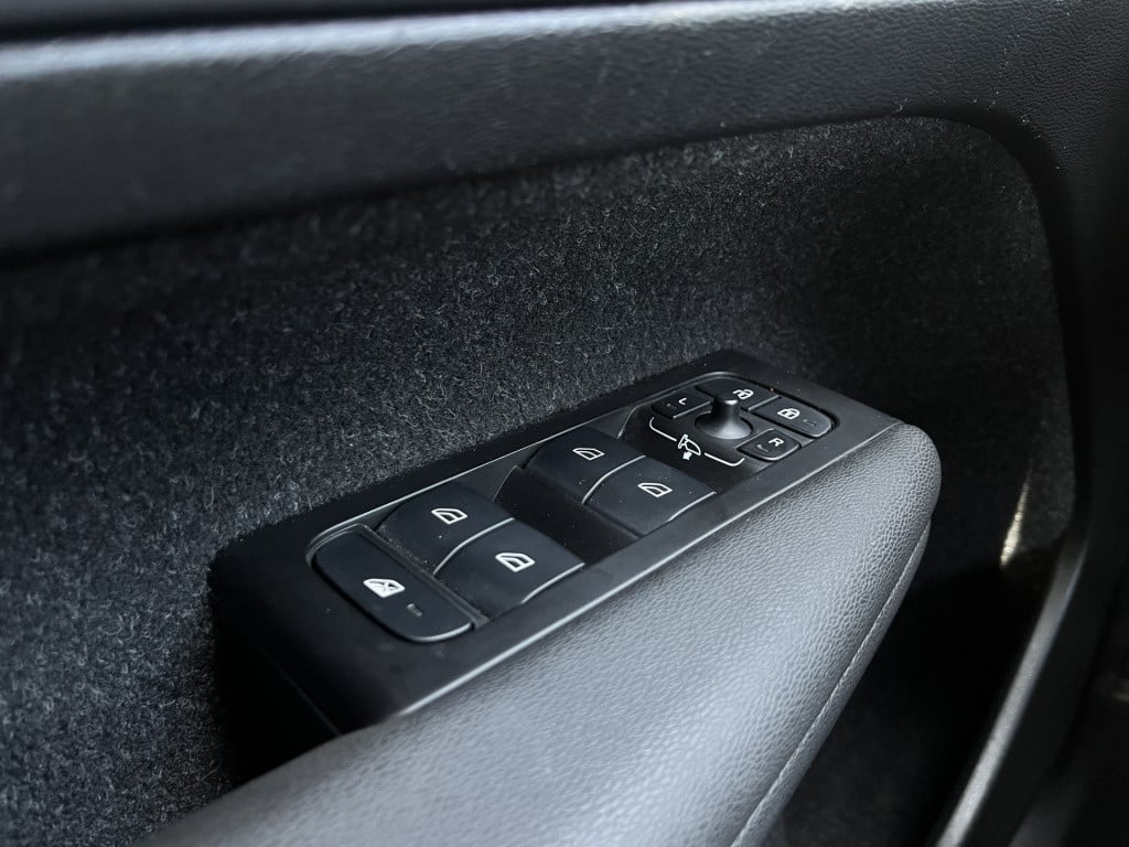 Volvo XC40 1.5 t5 recharge r-design | cruise | carplay | trekhaak | harman/
