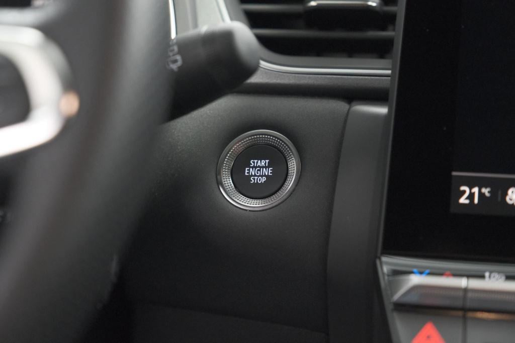 Renault Captur 1.8 e-tech full hybrid 160 techno | pack winter | adaptieve 