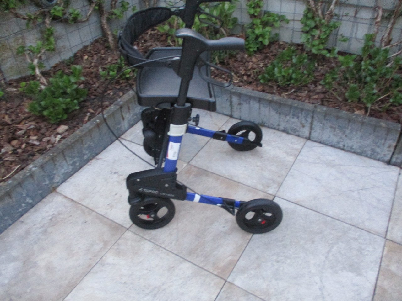 Zgan Topro Odysse dubbel opvouwbare lichtgewicht rollator met dienblad en