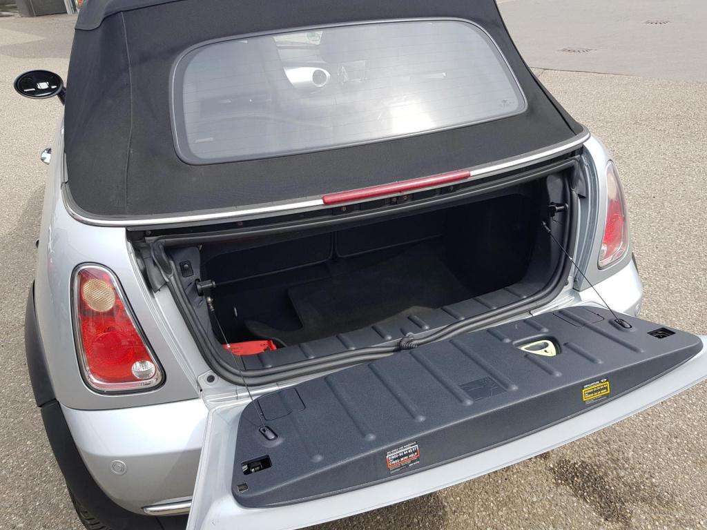 Mini Cooper Cabrio mini 1.6 chili leer.