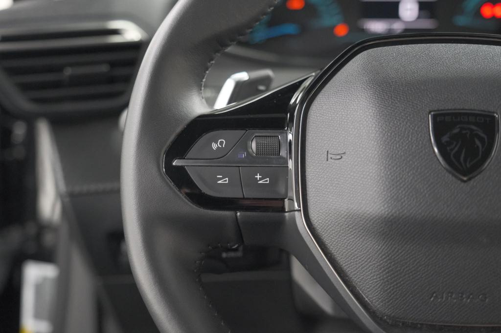 Peugeot 2008 1.2 hybrid 136 style | apple carplay | parkeersensoren | clima