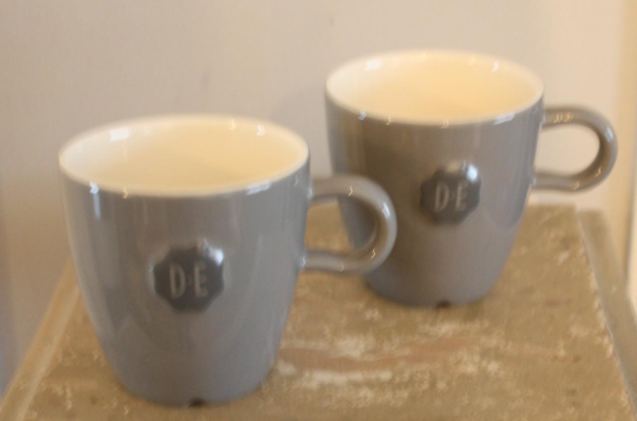 Set van 2 nieuwe grijze grote douwe egtberts mokken