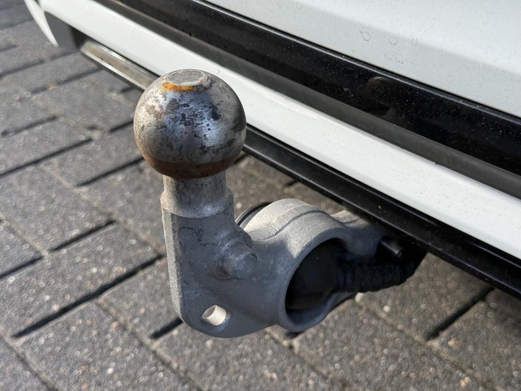 Volvo V60 t6 340pk recharge r-design| panodak| adap.cruise| 360camera| awd