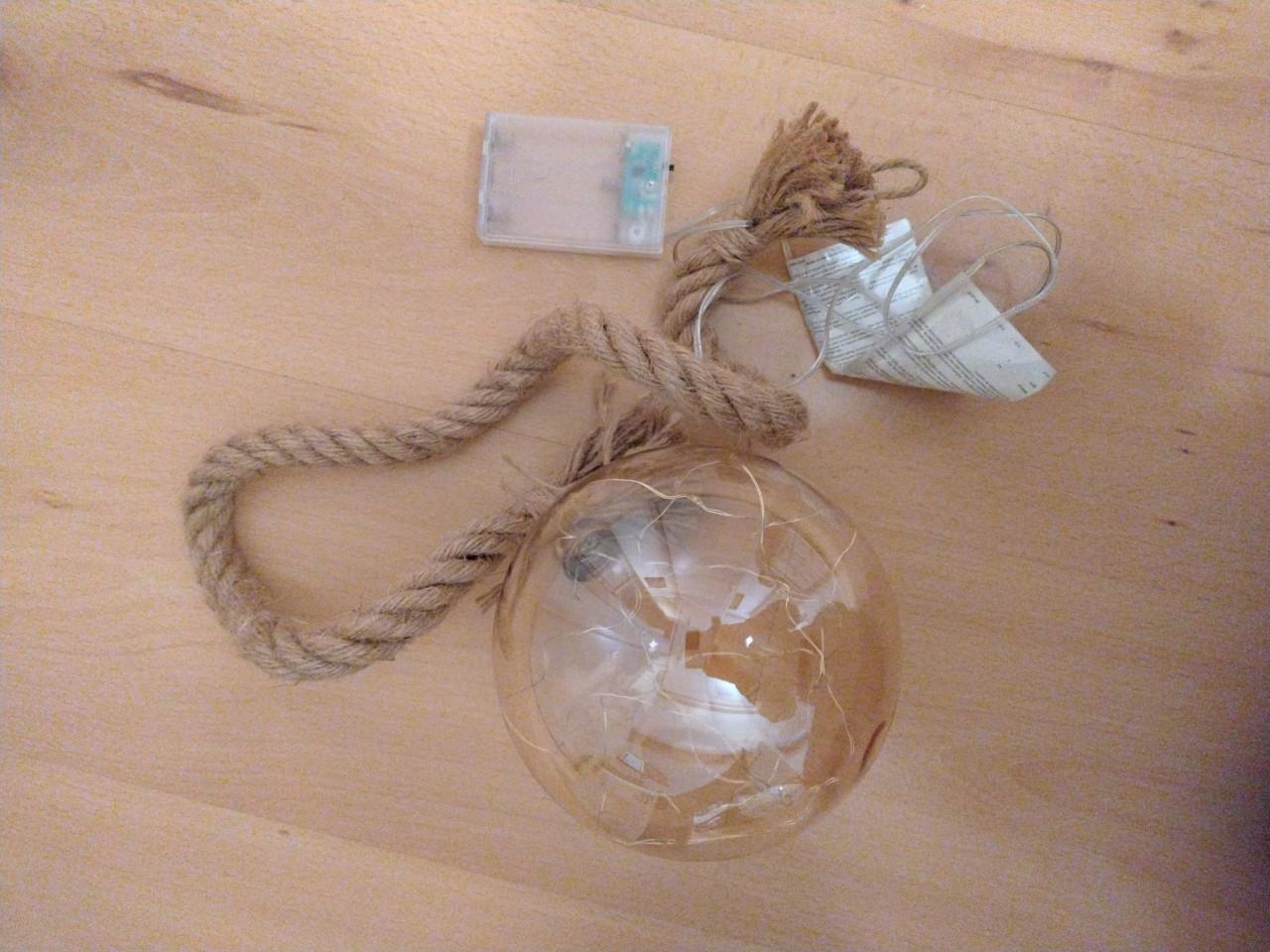 Verlichte glazen kerstbal