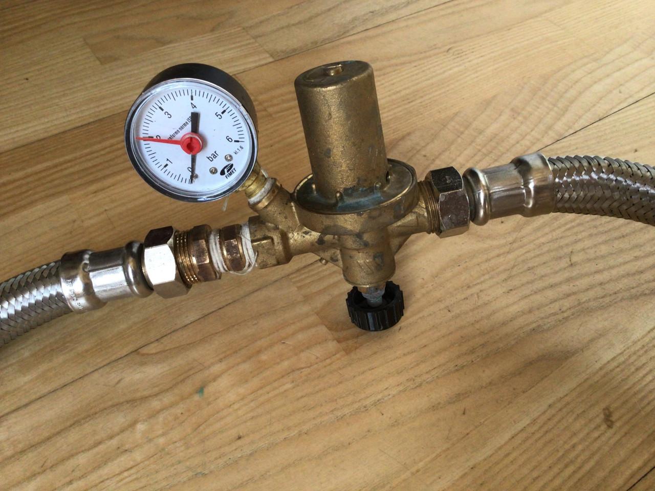 Vulventiel met drukmeter