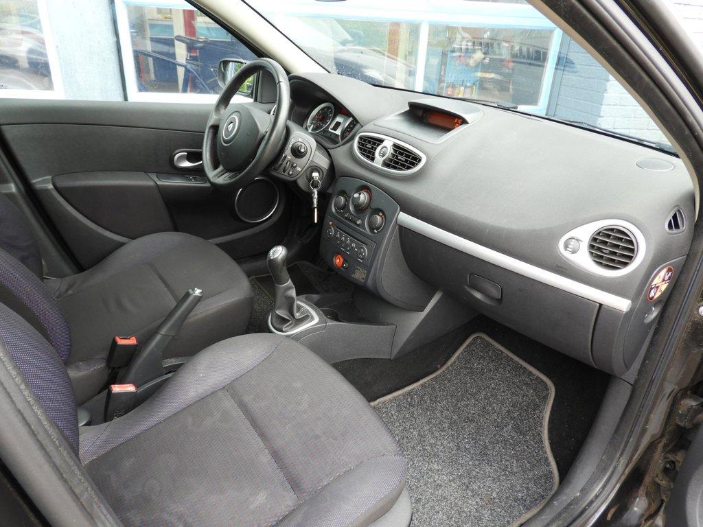 Renault Clio 1.2-16v dynamique nieuwe apk