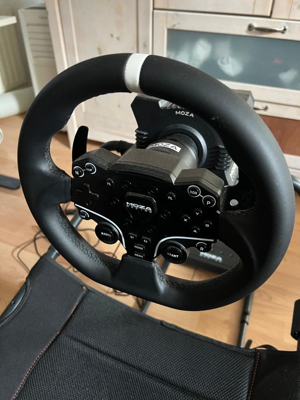 Complete simrig met Moza R5 bundle + brake performance kit