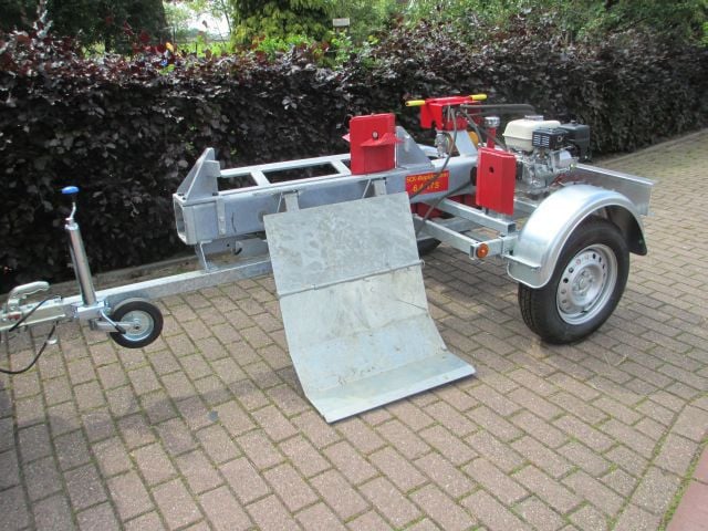 Dubbelwerkende houtklover/kliefmachine 20 ton te huur