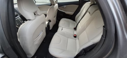 Volvo v40 d2
