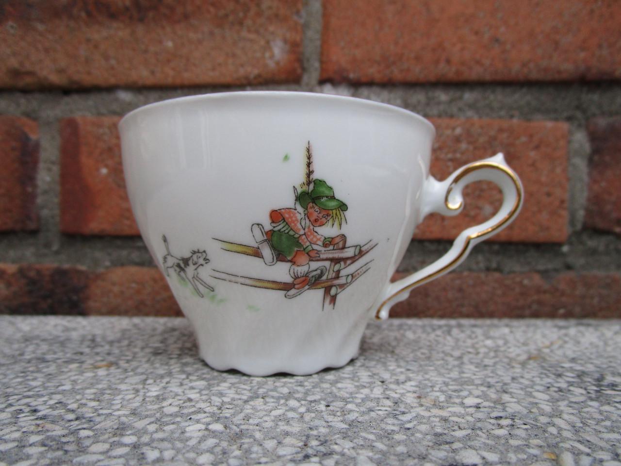 Vintagen kope en schotel.