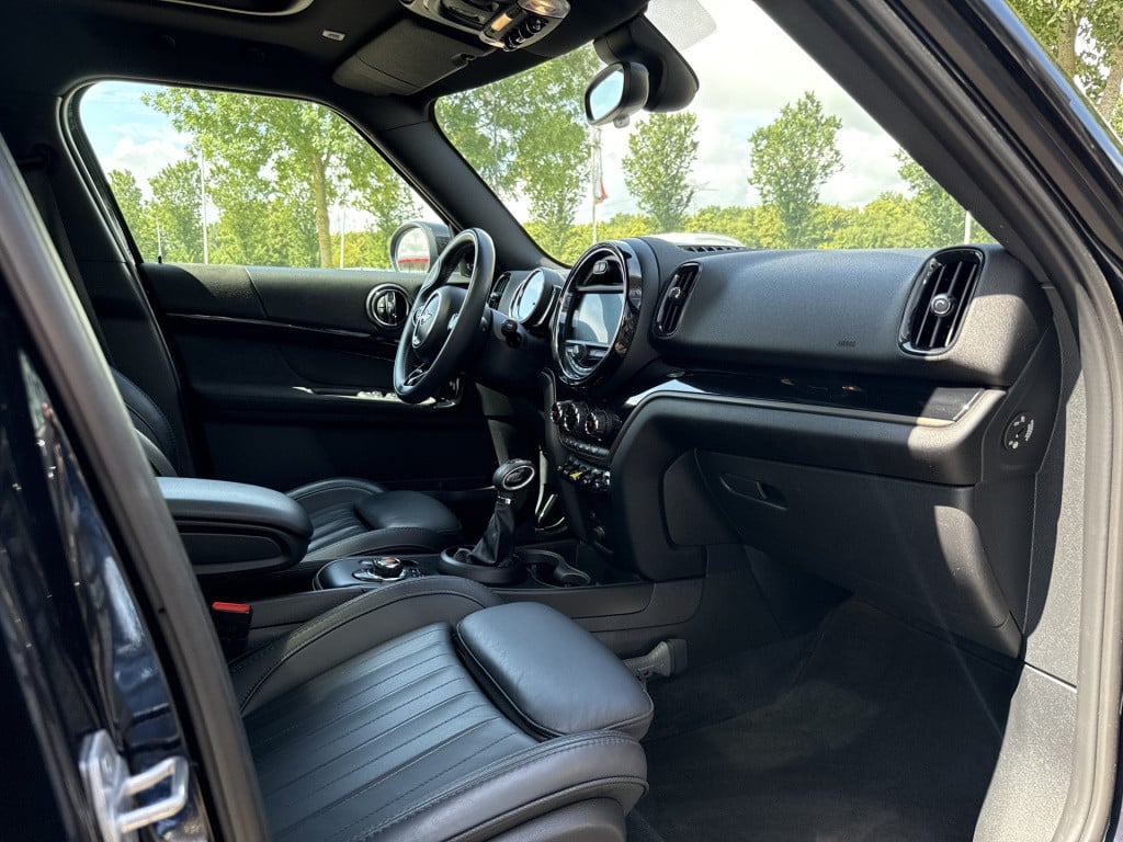Mini Countryman mini 2.0 cooper s e all4 jcw | nl-auto | 1e eig | btw | pan