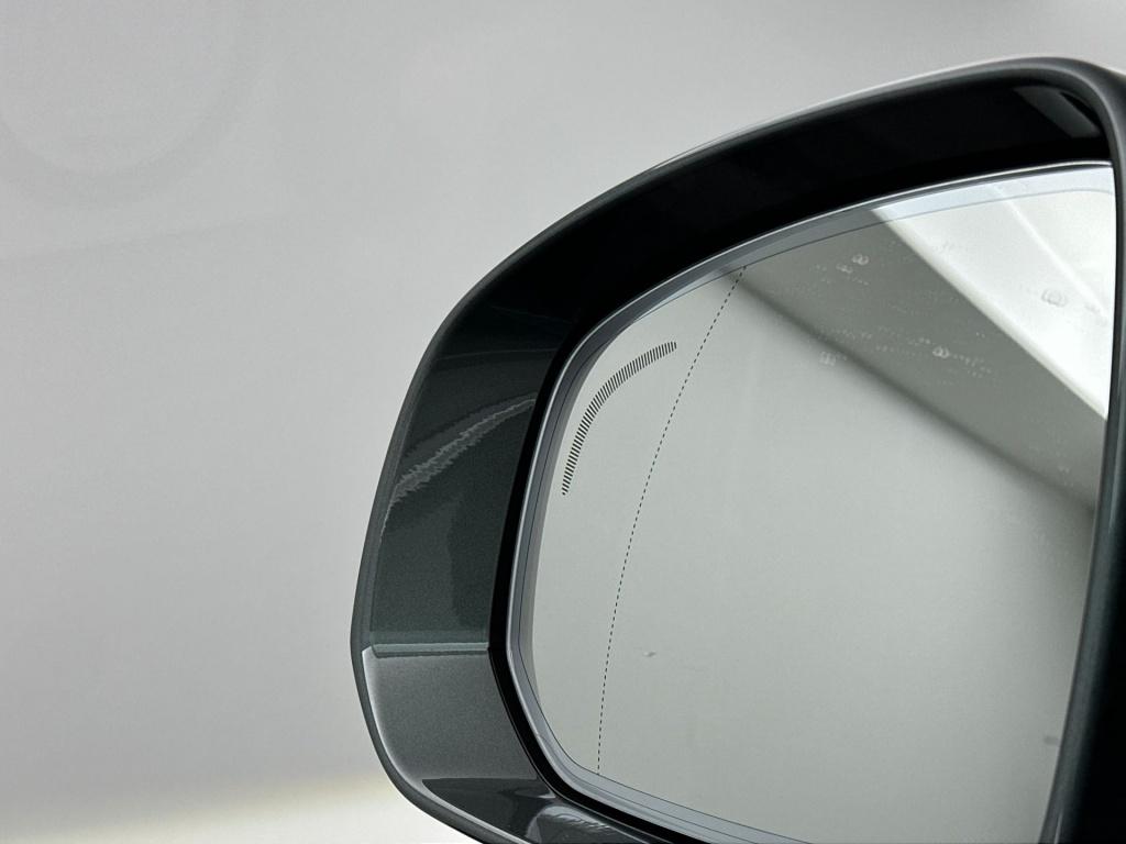 Volvo XC90 ultra bright recharge plug-in hybrid awd