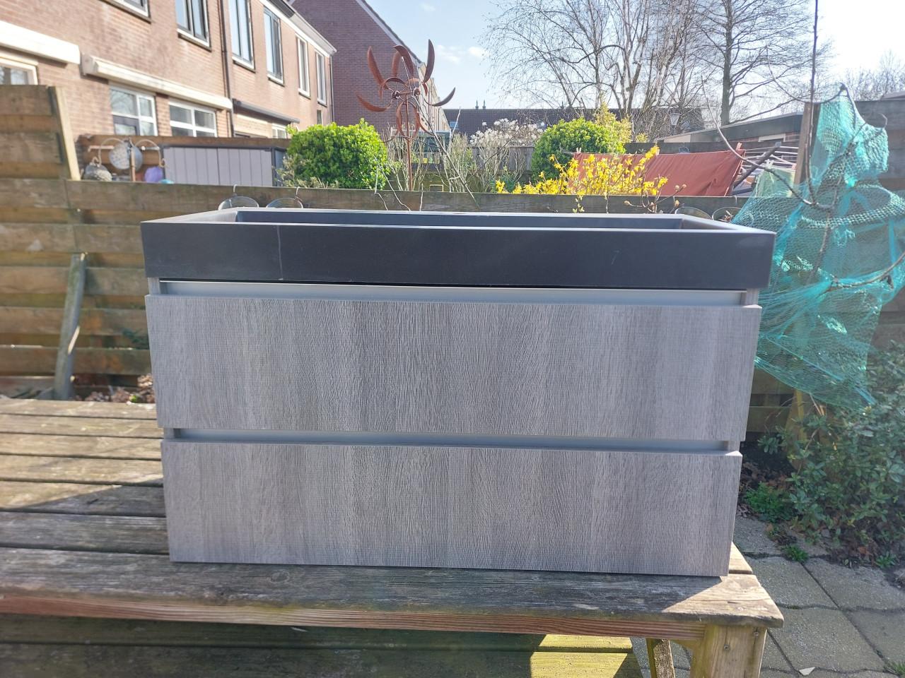 Badkamermeubel met wasbak
