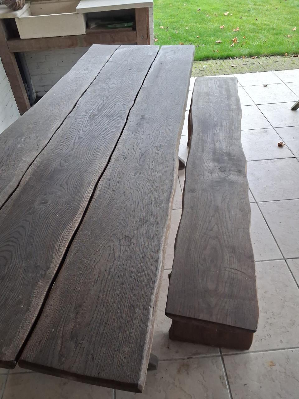 Eettafel met bank