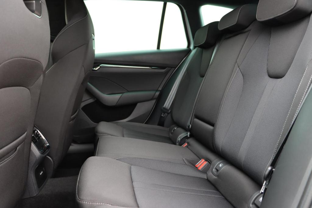Skoda Octavia combi 1.4 tsi iv phev sportline business | soh 91,1% |