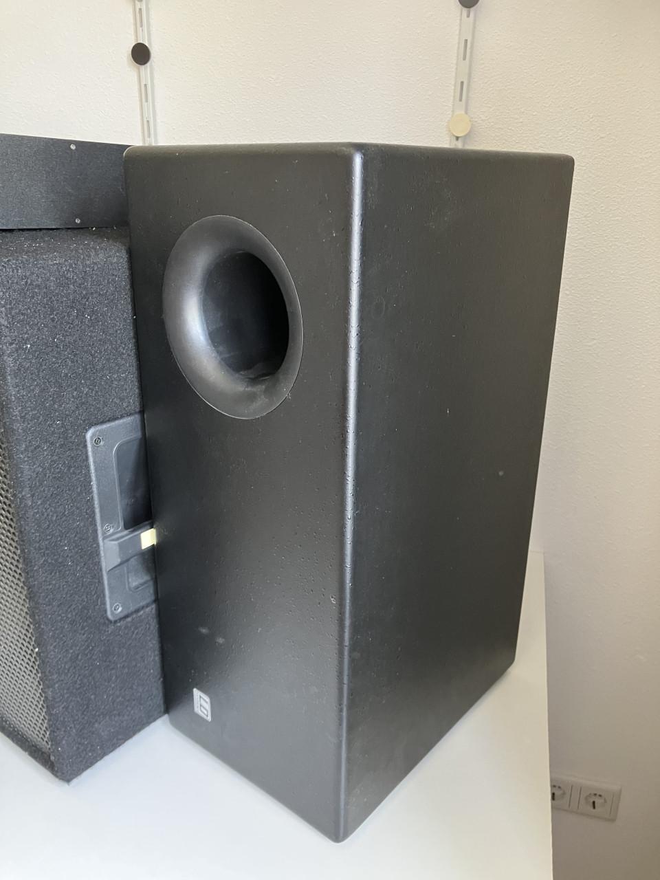 T.amp versterker met boxen 2x200W