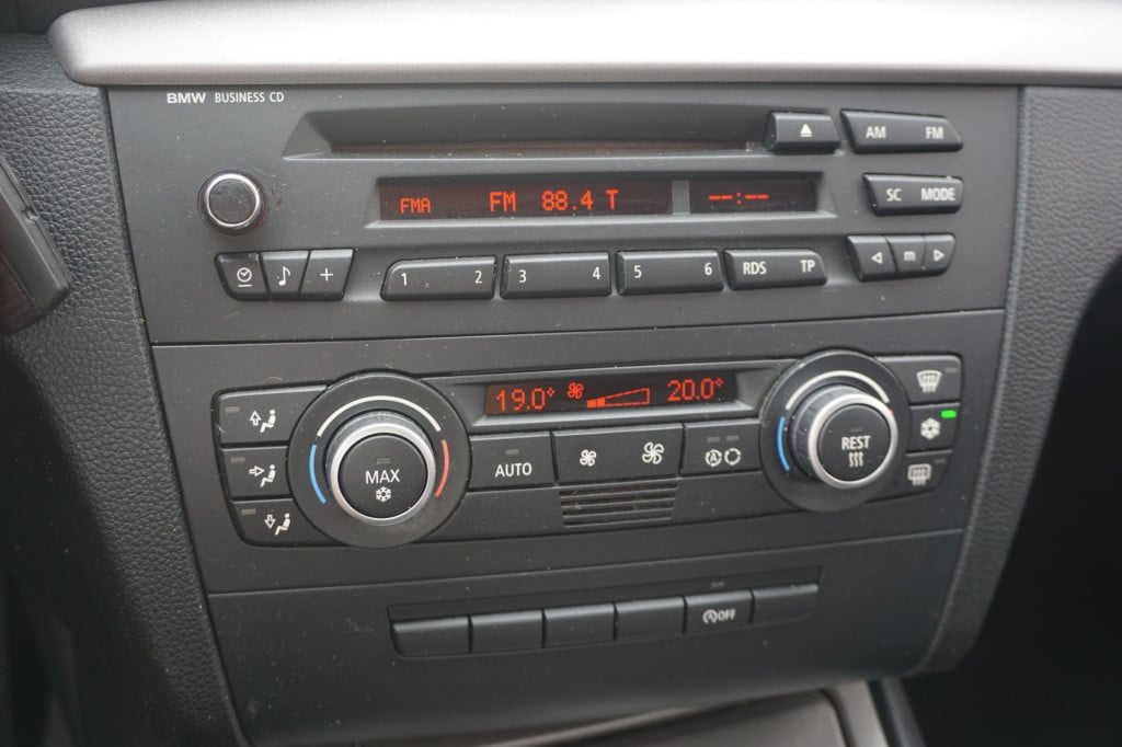 BMW 1 Serie 116i business line airco / elektr. ramen / lm velgen / trekhaak