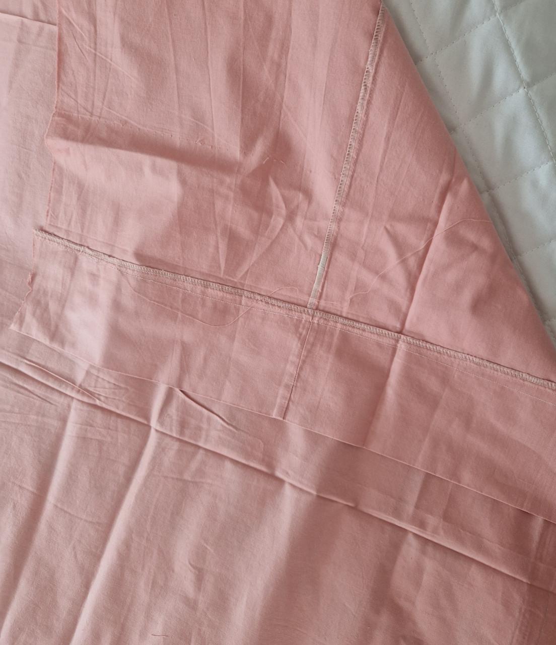 2 grote lappen roze stof