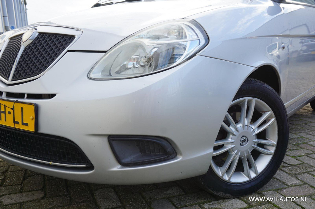 Lancia Y(psilon) 1.4-16v oro