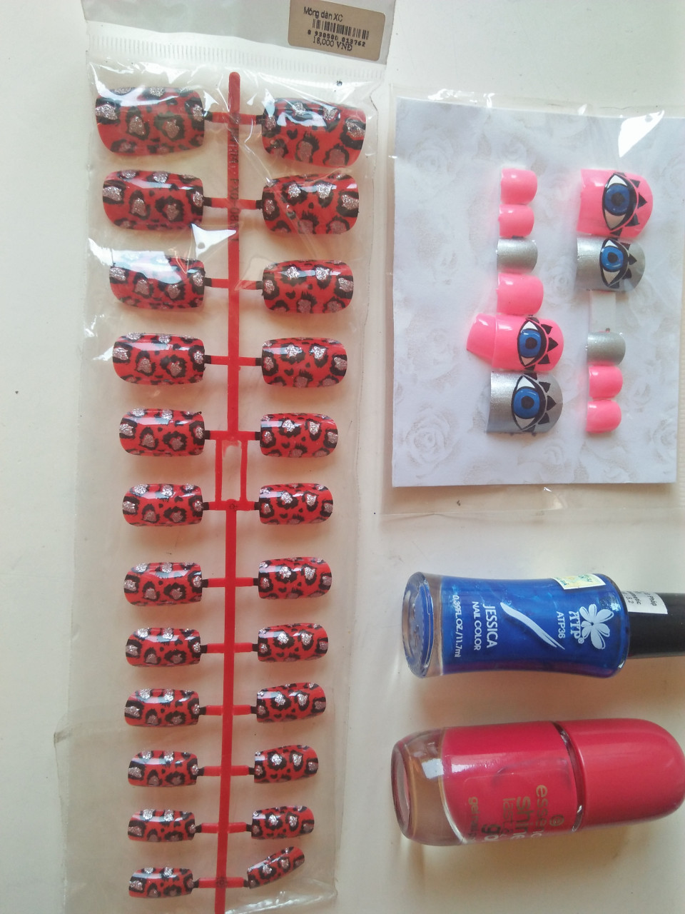 Nepnagels en gel nagellak