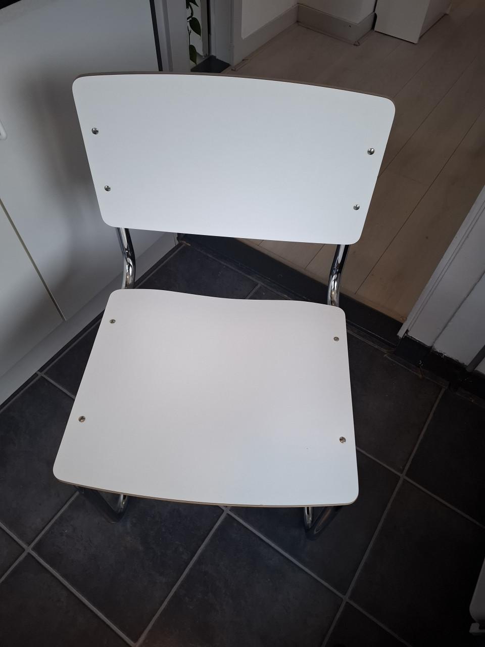 Tafel met stoel