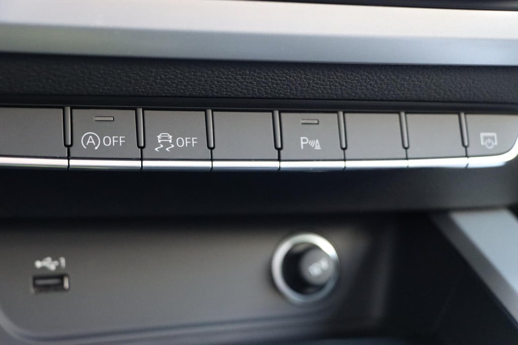 Audi A4 avant 35 tfsi s edition