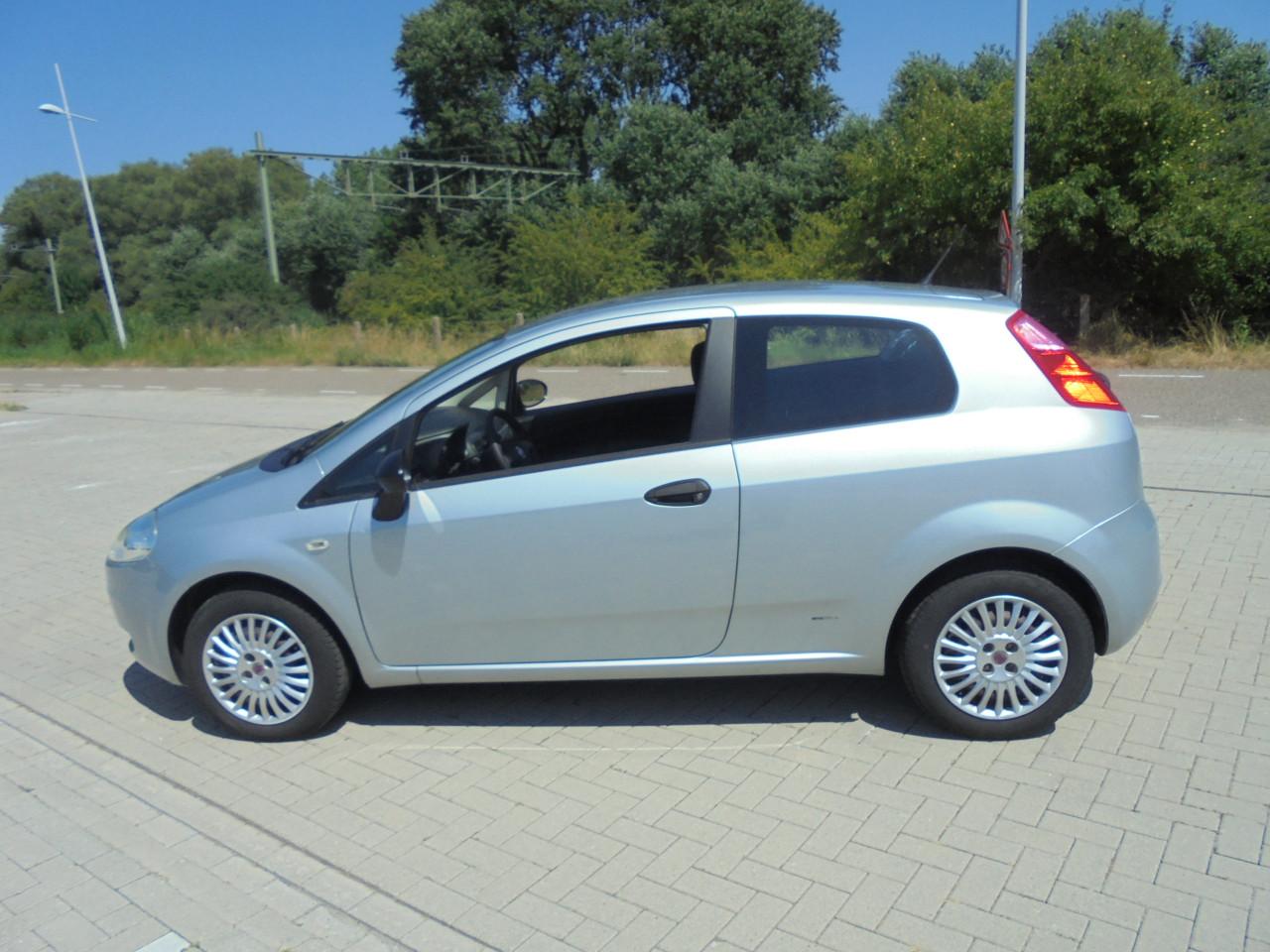 Grande Punto 1.2 – 16V Active slechts 70.660 Km !!! met N.A.P Apk.Mei 2027