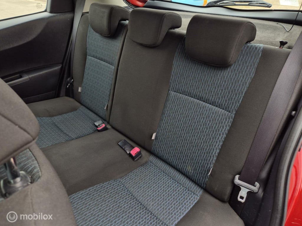 Toyota Yaris 1.0 vvt-i aspiration / camera / trekhaak / origineel nl