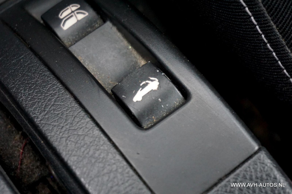 Peugeot 207 cc 1.6 vti
