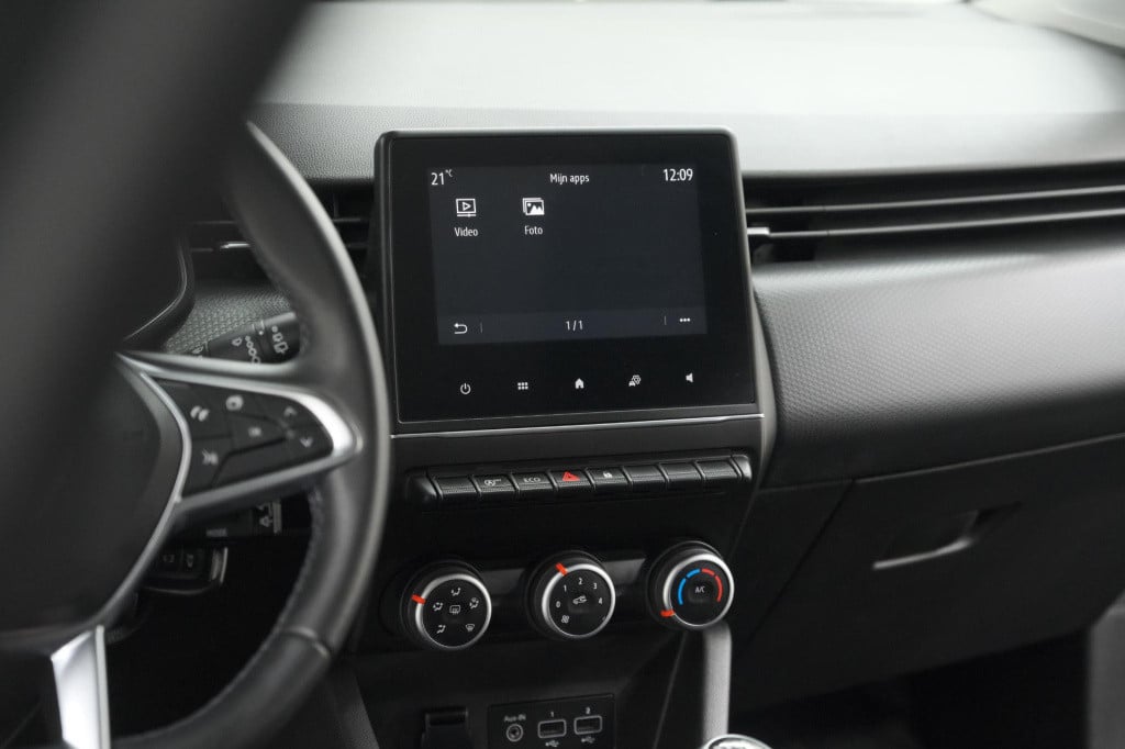 Renault Clio tce 90 zen | parkeersensoren | navigatie | apple carplay