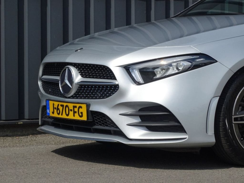 Mercedes-Benz A-Klasse 180 business solution widescreen cockpit