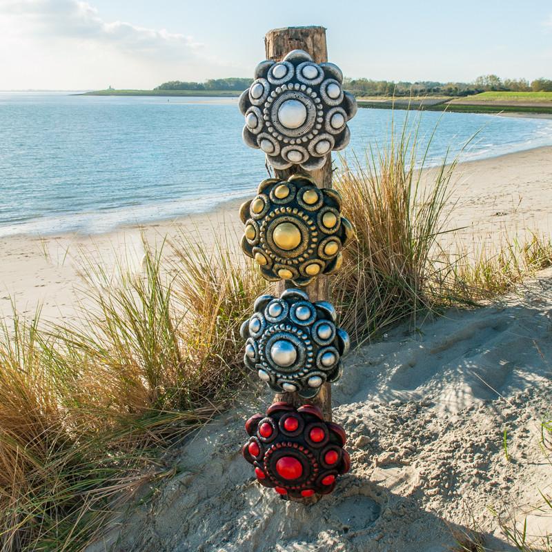 Zeeuwse hangknop beton - verkrijgbaar in 5 diameters en 4 kleuren.